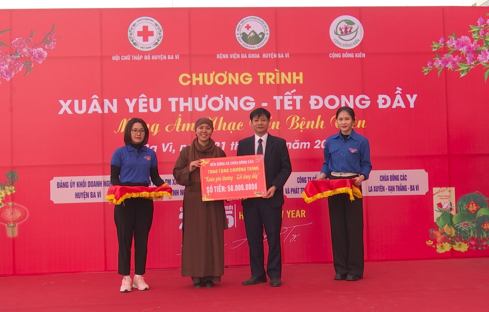 Mang xuân đến bệnh viện: Lan tỏa yêu thương, tiếp sức người bệnh vượt qua khó khăn