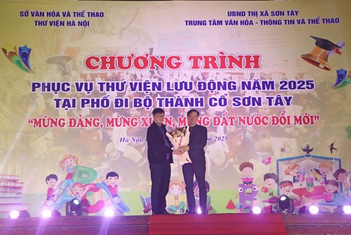 Lan tỏa văn hóa đọc từ phố đi bộ Thành cổ Sơn Tây