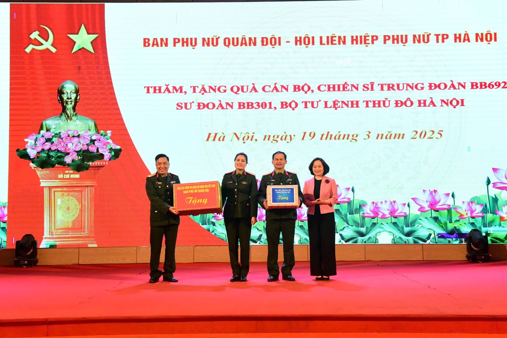 Nữ tân binh Thủ đô rèn luyện trong quân ngũ: Những bước chân đầu tiên vững vàng dưới màu xanh áo lính