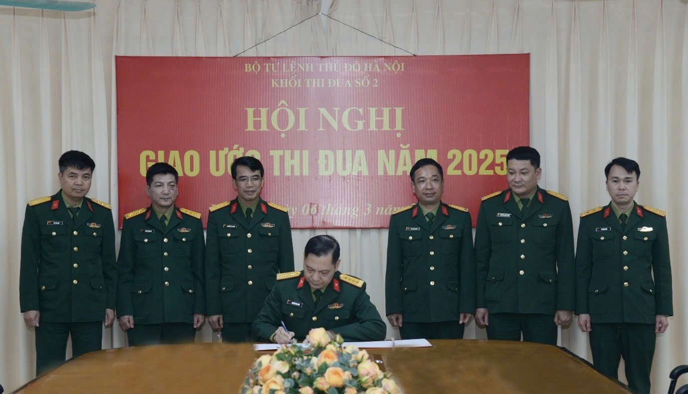 Khối thi đua số 2 phát động khí thế mới, quyết tâm hoàn thành thắng lợi nhiệm vụ huấn luyện và xây dựng lực lượng