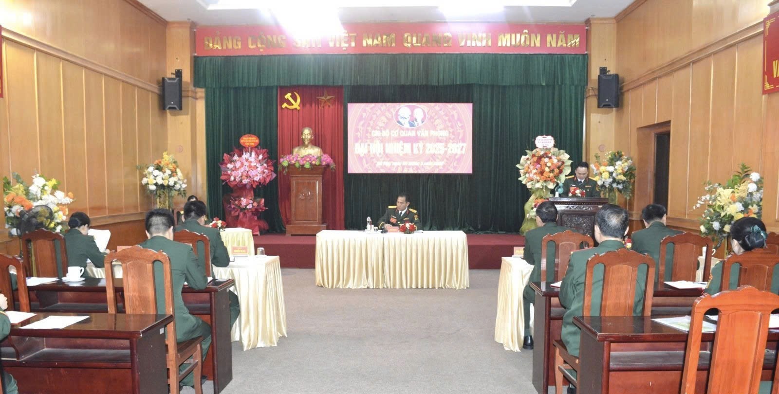 Nâng cao chất lượng tham mưu chiến lược, xây dựng Chi bộ Văn phòng Bộ Tư lệnh chính quy, mẫu mực, tinh thông