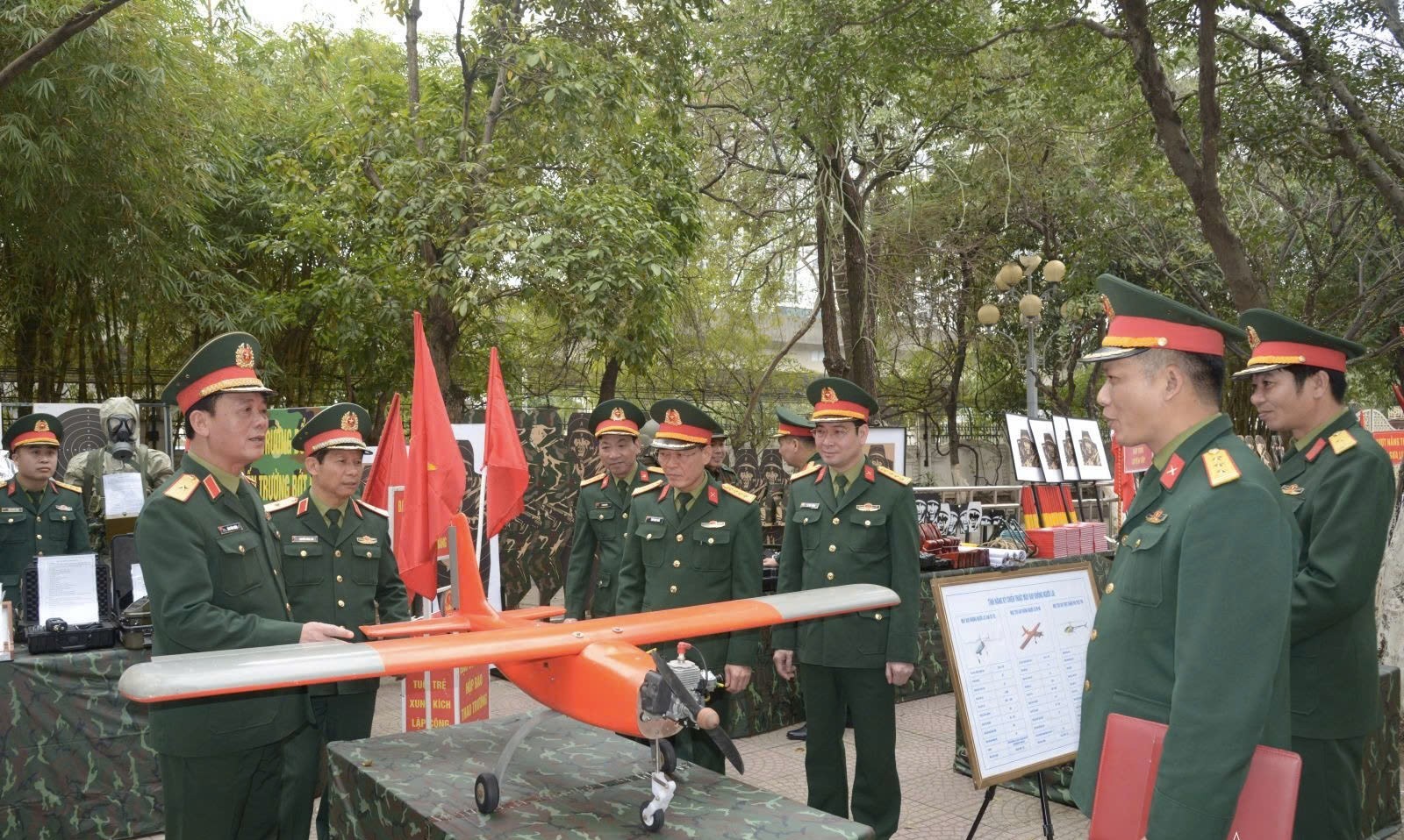 Khối cơ quan Bộ Tư lệnh Thủ đô Hà Nội ra quân huấn luyện: Quyết tâm đổi mới, nâng tầm sức mạnh chiến đấu