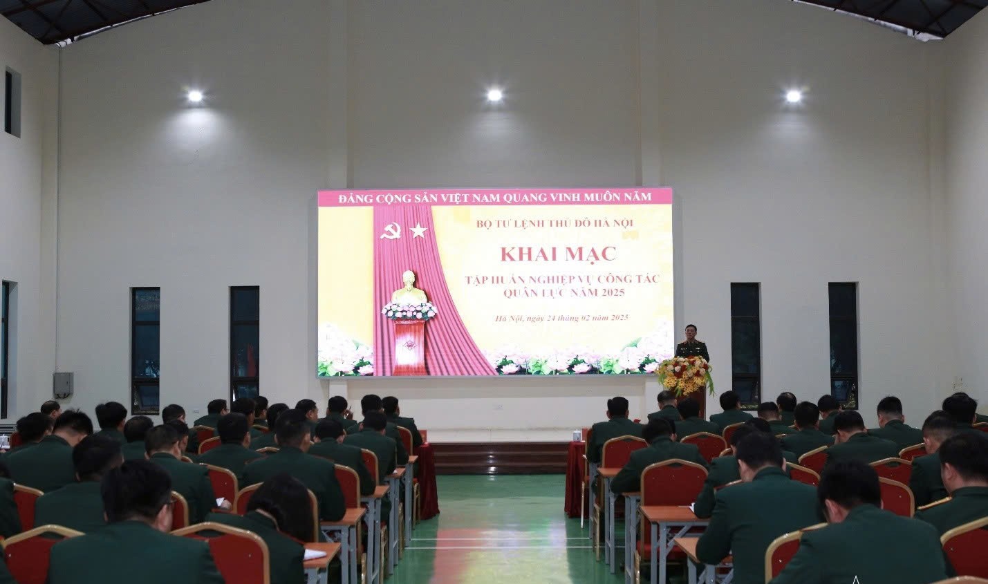 Tập huấn công tác quân lực Bộ Tư lệnh Thủ đô Hà Nội: Nâng cao năng lực tổ chức, siết chặt kỷ luật, quyết tâm hoàn thành nhiệm vụ quốc phòng 2025