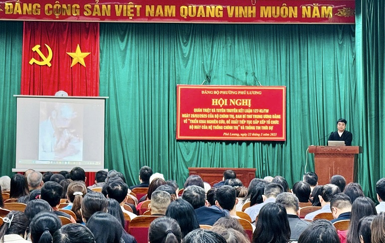 Phường Phú Lương (quận Hà Đông) quán triệt sâu sắc tinh thần sắp xếp tổ chức bộ máy và bảo vệ nền tảng tư tưởng của Đảng