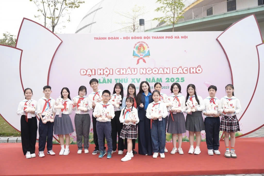 Thắp lửa tự hào, nuôi dưỡng khát vọng vươn xa vì mục tiêu chung