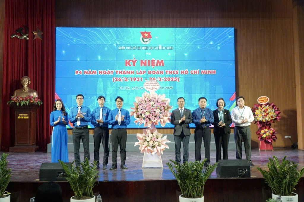 Sức trẻ đổi mới, sáng tạo, dựng xây cộng đồng ngày càng tốt đẹp