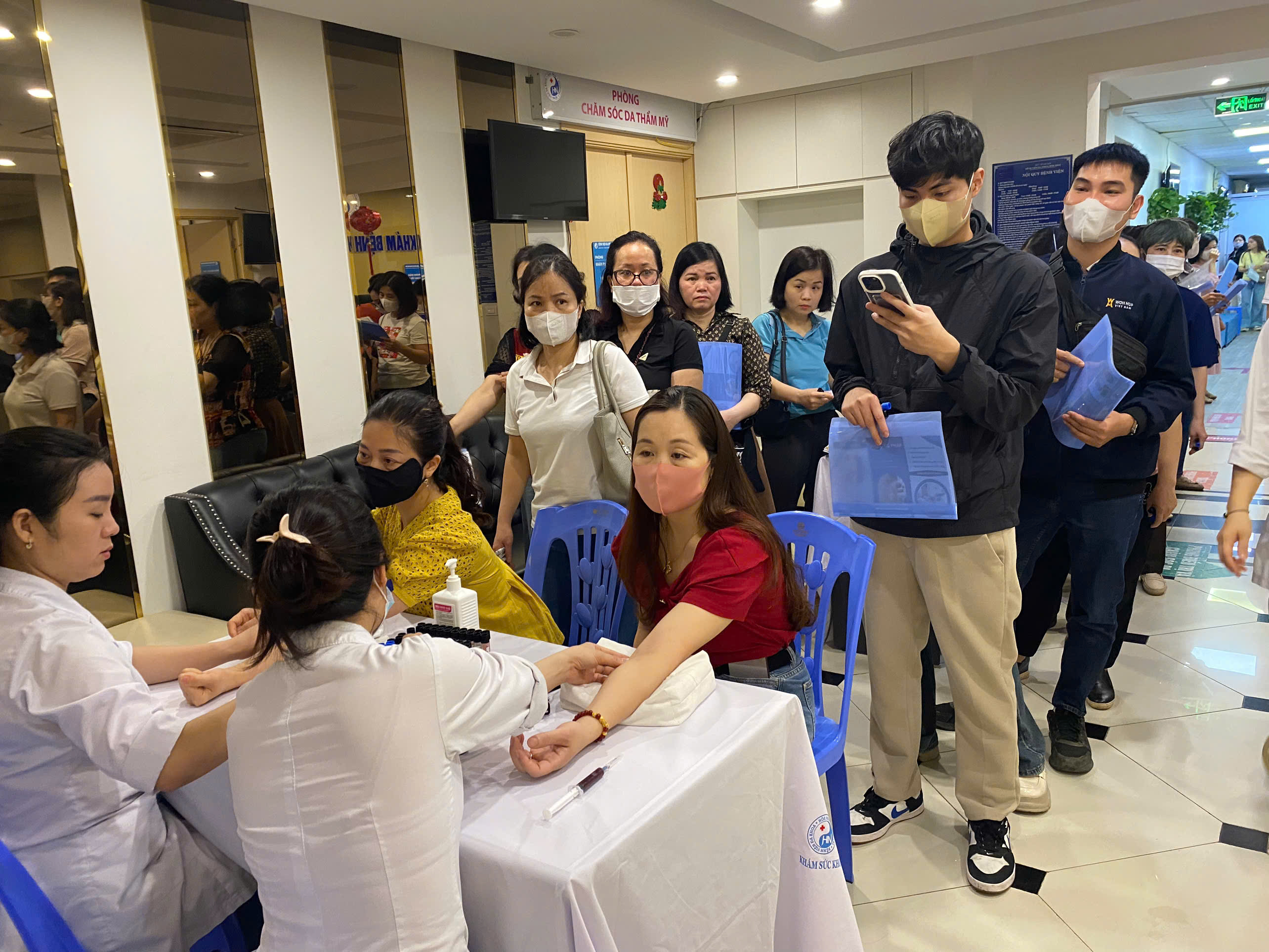 Liên đoàn Lao động quận Ba Đình khám sức khỏe miễn phí cho người lao động