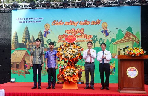 Ấm áp Tết cổ truyền Chol Chnam Thmay và Bunpimay tại Trường Hữu nghị 80: Gắn kết tình hữu nghị Việt Nam - Lào - Campuchia