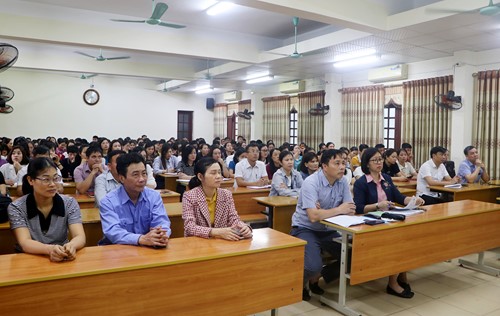 Tăng cường kiến thức an toàn lao động và bồi đắp tư tưởng thời đại trong đội ngũ công đoàn thị xã