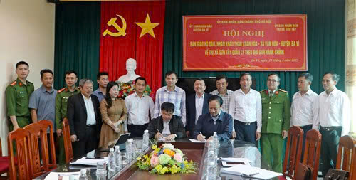 Thị xã Sơn Tây tiếp nhận hộ dân theo địa giới hành chính: Tăng cường thống nhất quản lý, đảm bảo an sinh cho người dân