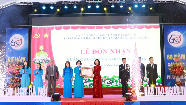 Trường Cao đẳng Thương mại và Du lịch Hà Nội kỷ niệm 60 năm thành lập: Vững tâm - Vượt tầm - Khẳng định vị thế