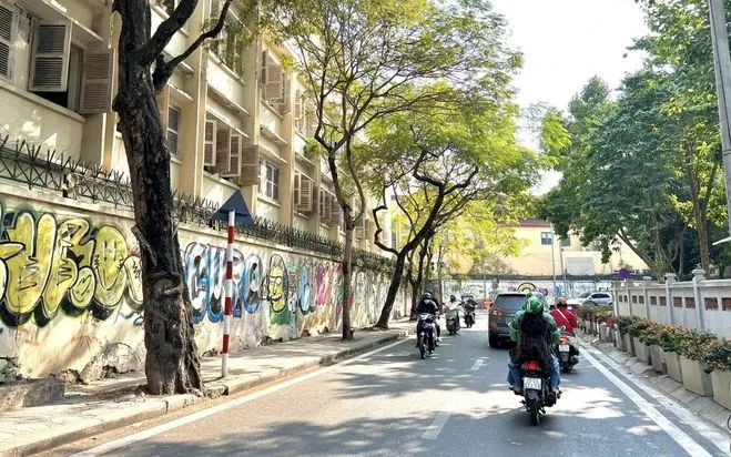 Hà Nội thí điểm cấm ô tô khách lớn trên phố Hoàng Hoa Thám và Ngọc Hà từ 20-4