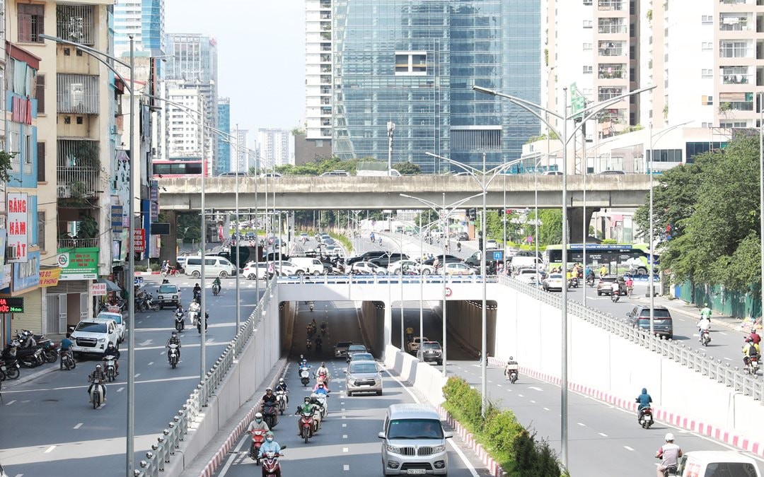 Thí điểm điều chỉnh tổ chức giao thông tại nút giao Tố Hữu - Lê Văn Lương - Khuất Duy Tiến từ ngày 12-4