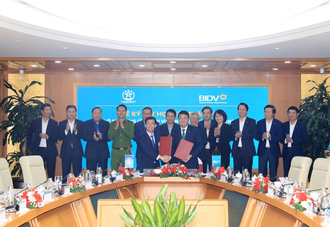 Thúc đẩy chuyển đổi số: Ký kết hợp tác cung cấp dịch vụ công trực tuyến và các tiện ích Đề án 06