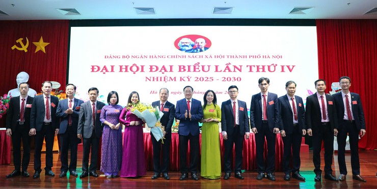 Đảng bộ NHCSXH thành phố Hà Nội: Phát huy vai trò nòng cốt, giữ vững lá cờ đầu trong hệ thống tín dụng chính sách
