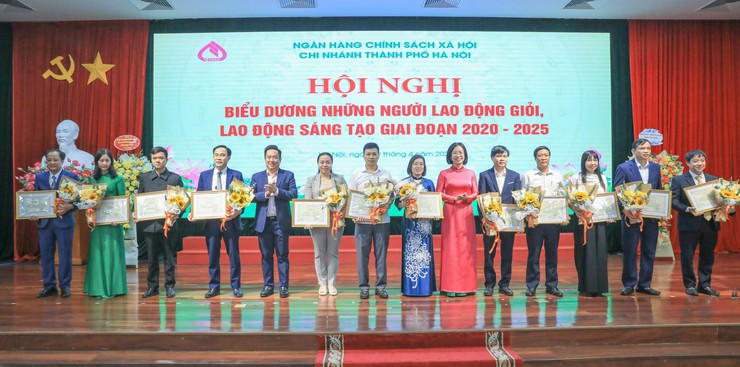 Hà Nội: Tín dụng chính sách bứt phá mạnh mẽ, lan tỏa thi đua vì an sinh xã hội bền vững