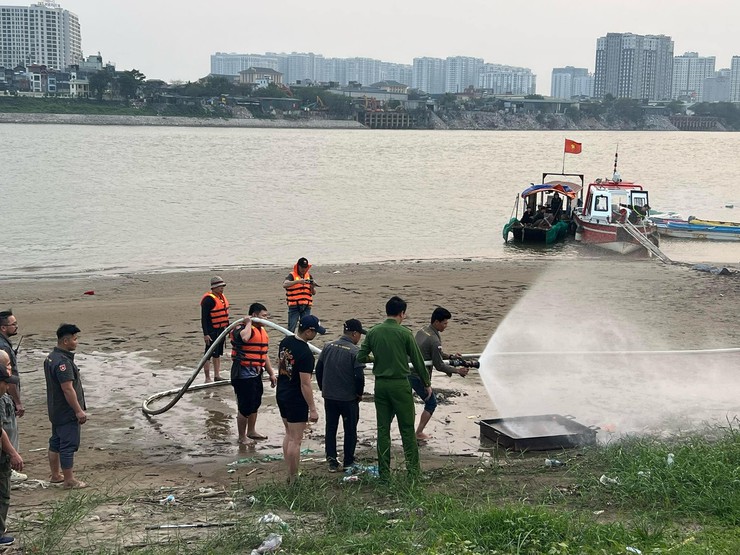 Trang bị kỹ năng phản ứng nhanh cho thanh niên Thủ đô: Sẵn sàng ứng phó sự cố giao thông trên bộ và dưới nước