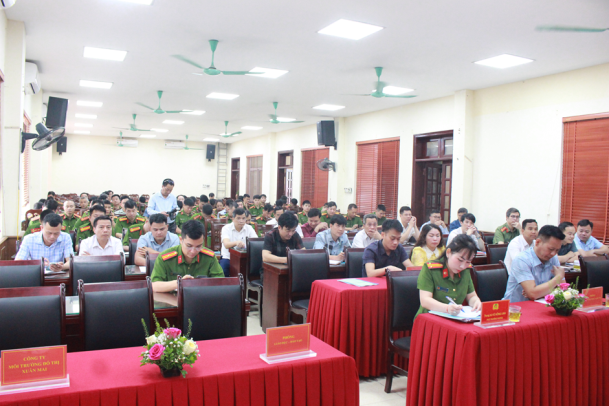Huyện Chương Mỹ ra quân cao điểm tuyên truyền an toàn PCCC tại cơ sở và khu dân cư