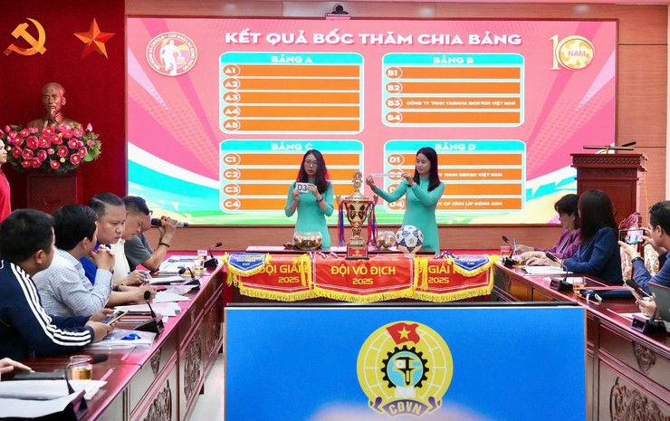 Khai mạc Giải bóng đá công nhân, viên chức, lao động Cúp Báo Lao động Thủ đô lần thứ X: Gắn kết, lan tỏa tinh thần thể thao công nhân Thủ đô
