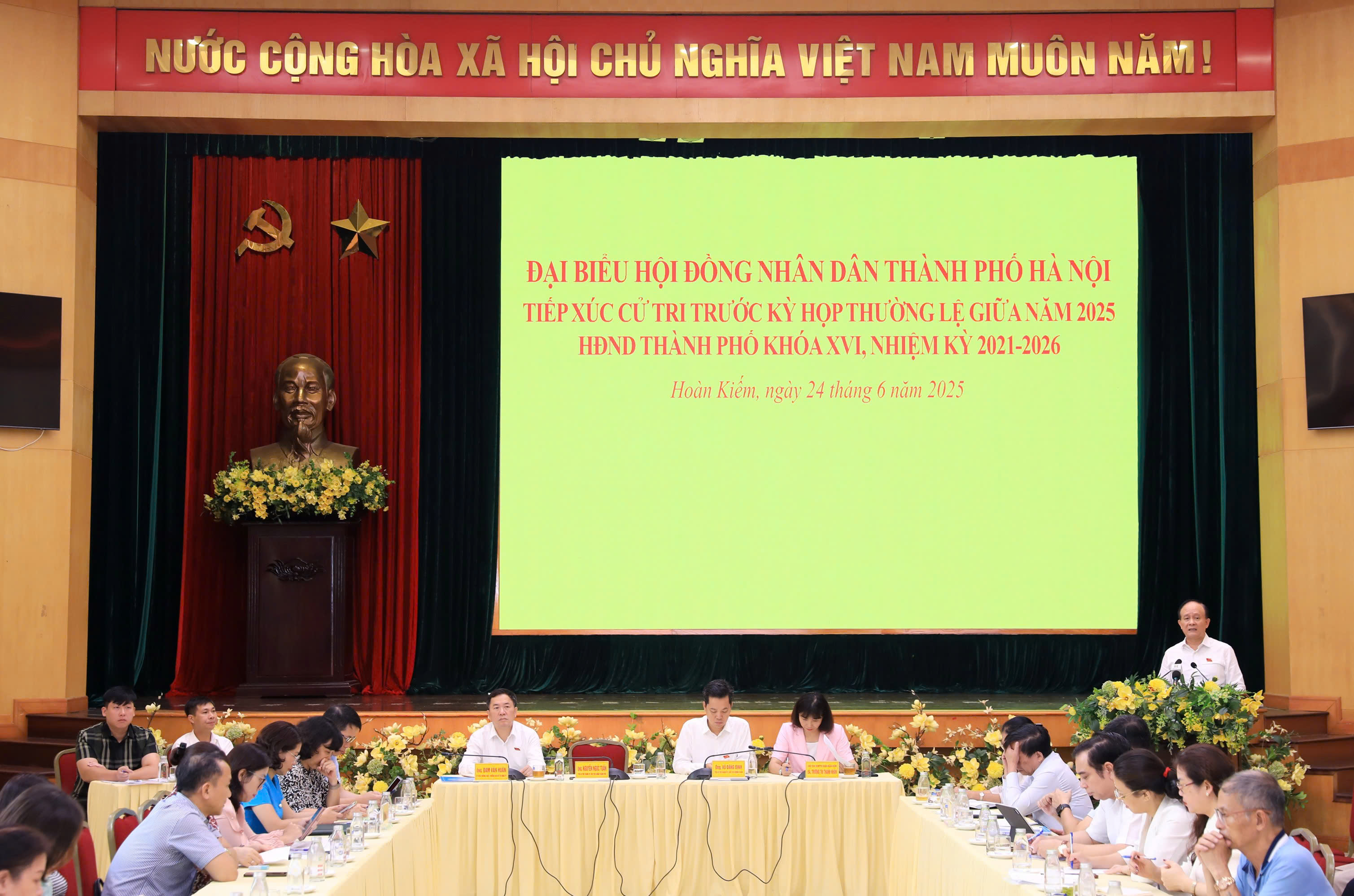 Cử tri quận Hoàn Kiếm kỳ vọng mô hình chính quyền hai cấp sẽ vận hành hiệu quả, phục vụ nhân dân tốt hơn