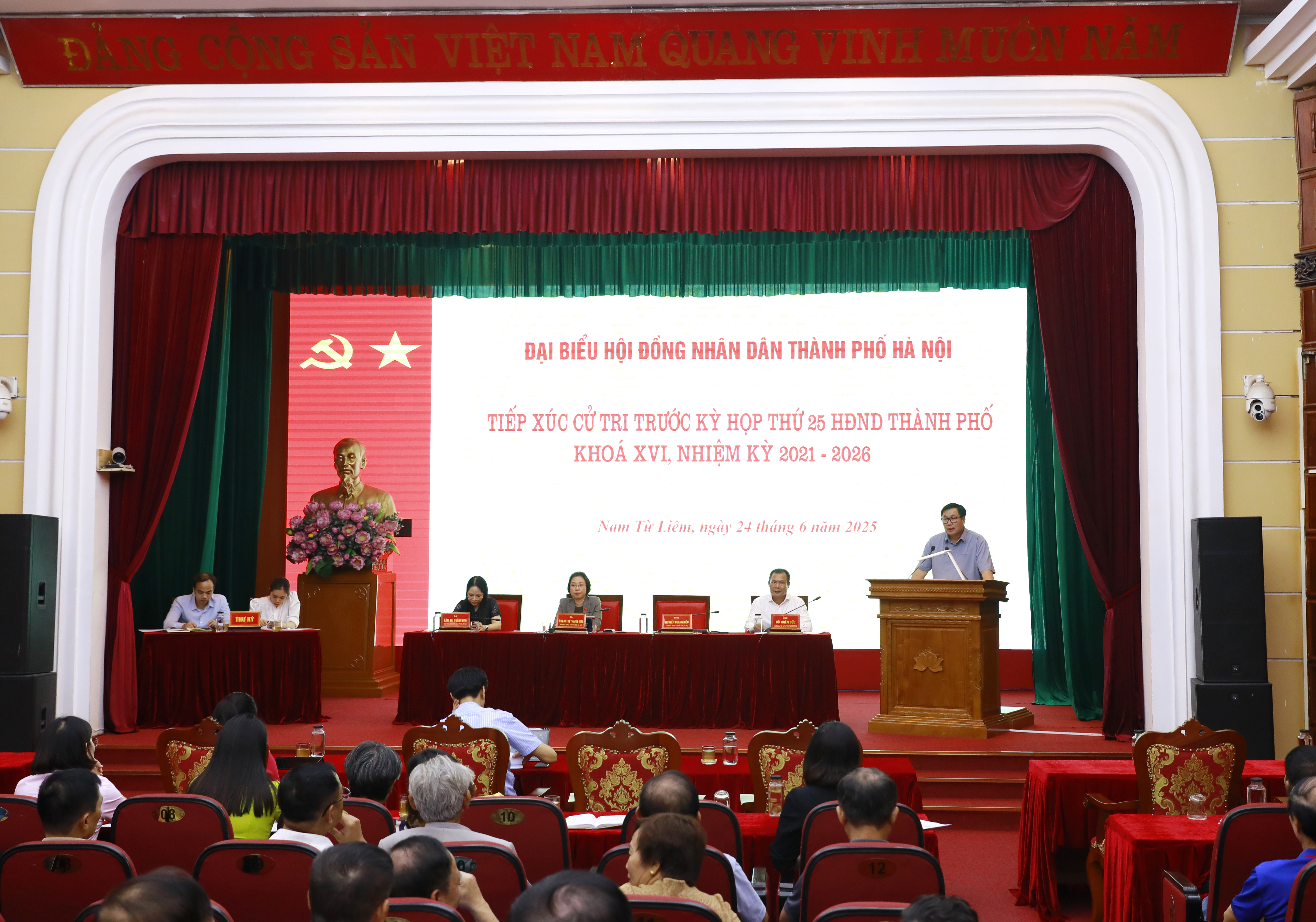 Cử tri Nam Từ Liêm kỳ vọng HĐND thành phố kiến tạo chính sách đột phá, giải quyết vấn đề thực tiễn