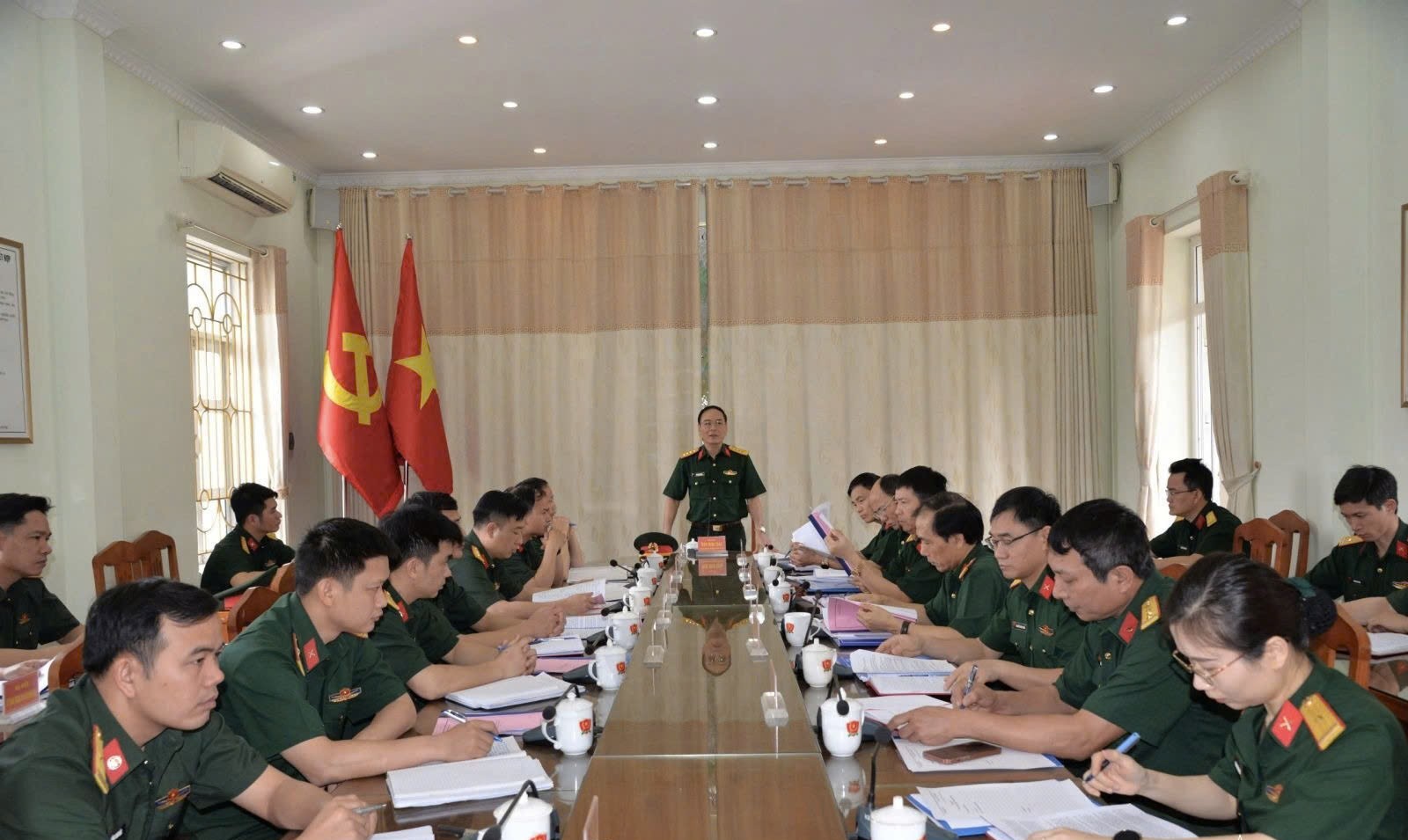 Trung đoàn 692 được tặng Cờ thi đua Quyết thắng: Tiếp tục nâng cao chất lượng huấn luyện và sẵn sàng chiến đấu