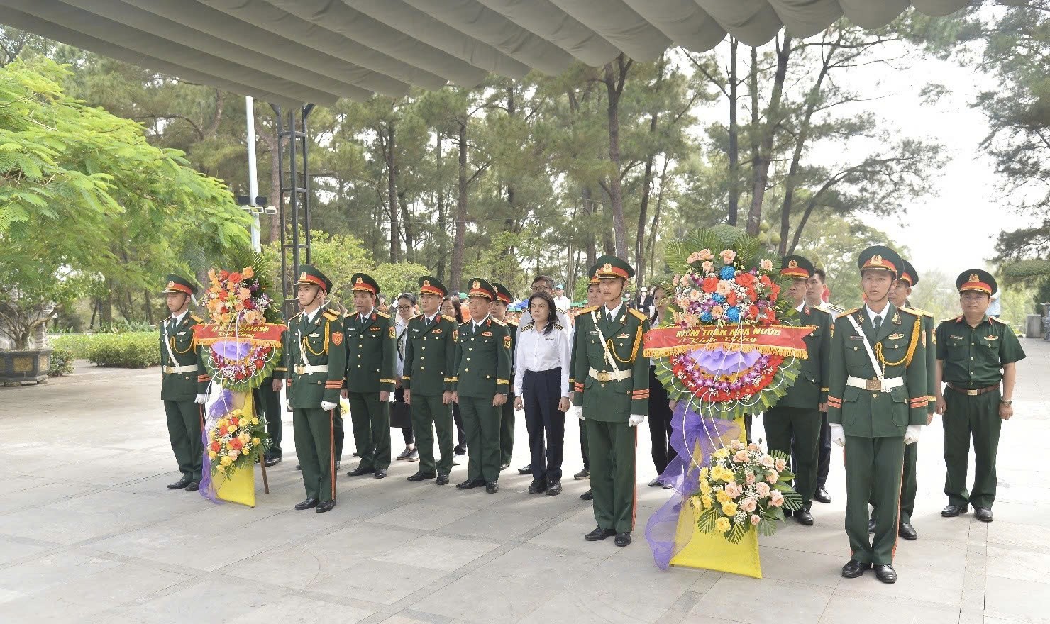 Tri ân sâu sắc các anh hùng liệt sĩ: Đoàn công tác lực lượng vũ trang Thủ đô và Kiểm toán Nhà nước dâng hương tại Quảng Bình, Quảng Trị