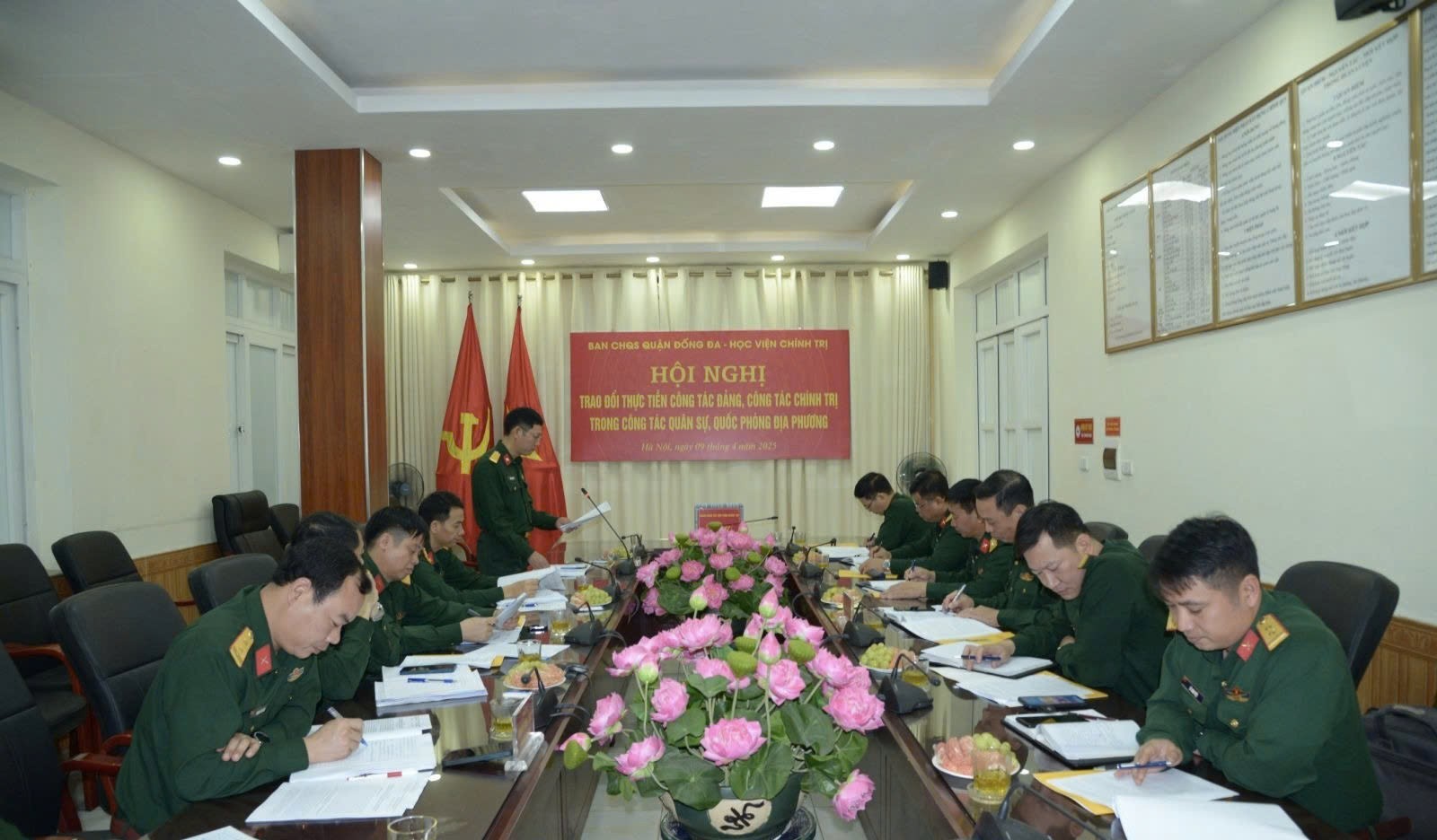 Tăng cường kết nối thực tiễn - lý luận trong công tác Đảng, công tác chính trị tại đơn vị quân đội