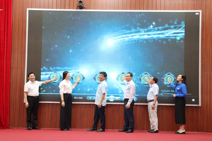 Huyện Phú Xuyên phát động phong trào “Bình dân học vụ số”: Không ai bị bỏ lại phía sau trên hành trình chinh phục trí tuệ nhân tạo