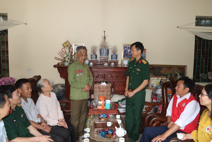 Huyện Phú Xuyên tri ân cựu chiến binh nhân kỷ niệm 50 năm Giải phóng miền Nam: Lan tỏa đạo lý “Uống nước nhớ nguồn”