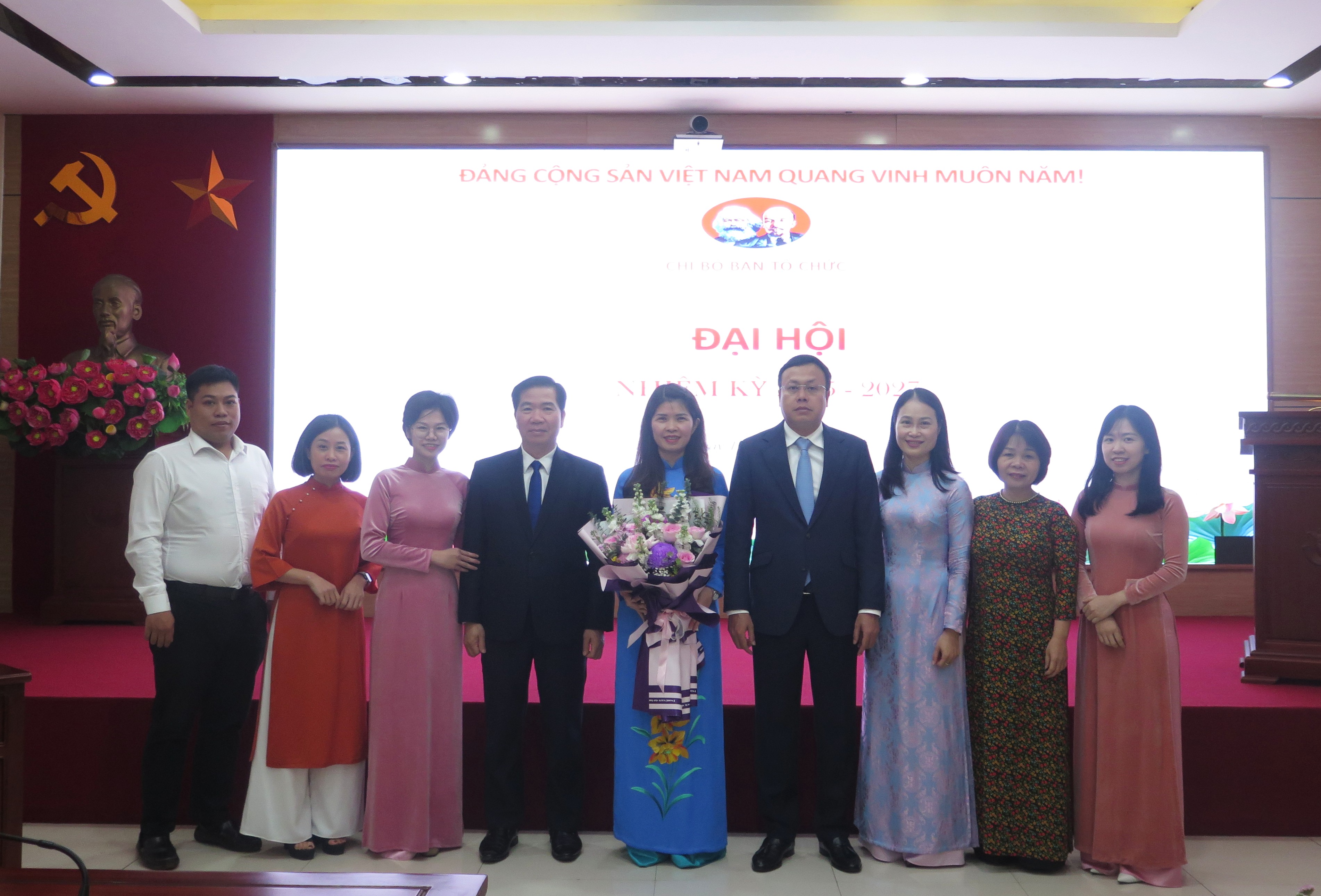 Chi bộ Ban Tổ chức LĐLĐ thành phố Hà Nội: Đoàn kết, sáng tạo, vươn tới mục tiêu nhiệm kỳ mới