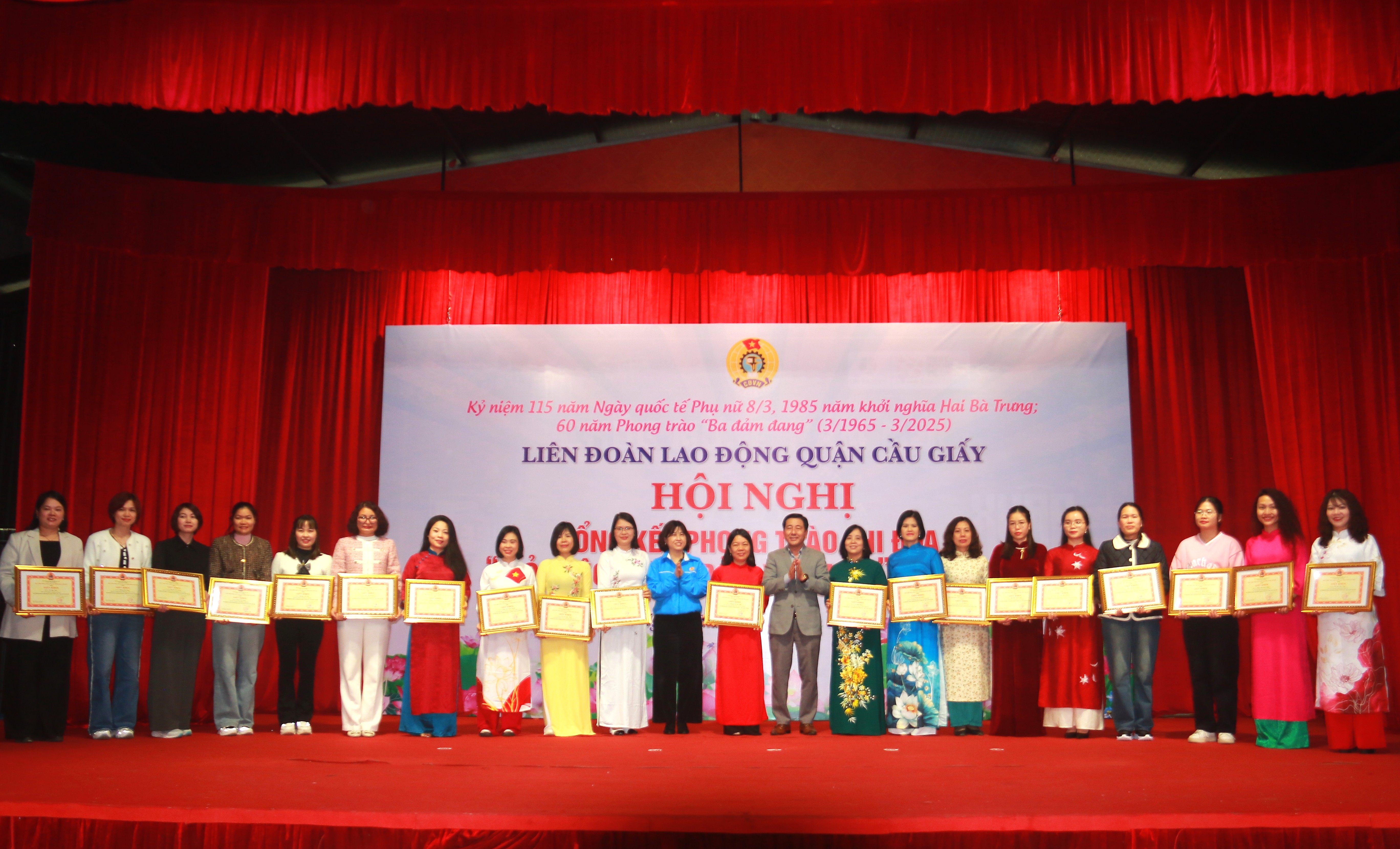 Phong trào thi đua “Giỏi việc nước, Đảm việc nhà” tại quận Cầu Giấy: Nữ CNVCLĐ tiên phong trong công cuộc đổi mới và xây dựng gia đình hạnh phúc