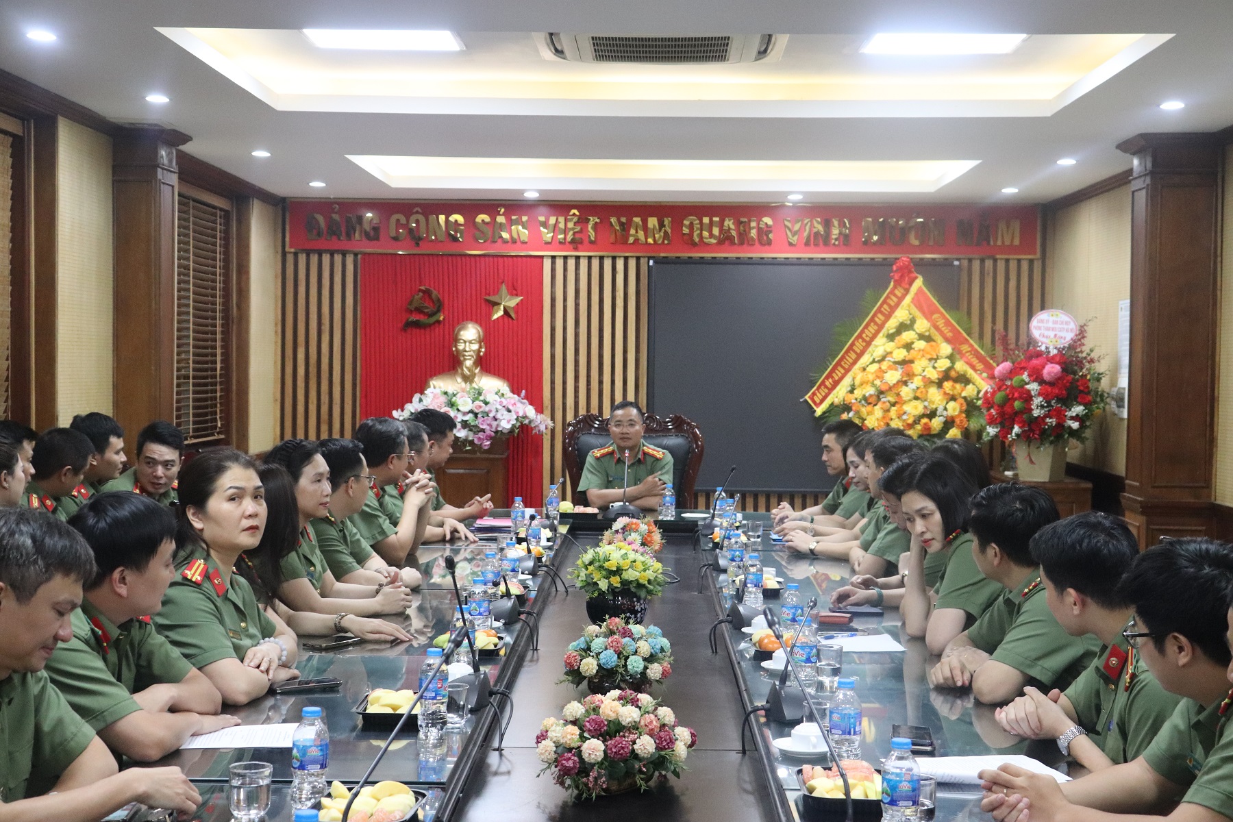 Phát huy truyền thống 67 năm, lực lượng An ninh chính trị nội bộ Công an thành phố Hà Nội quyết tâm giữ vững “lá chắn thép” bảo vệ nền tảng tư tưởng