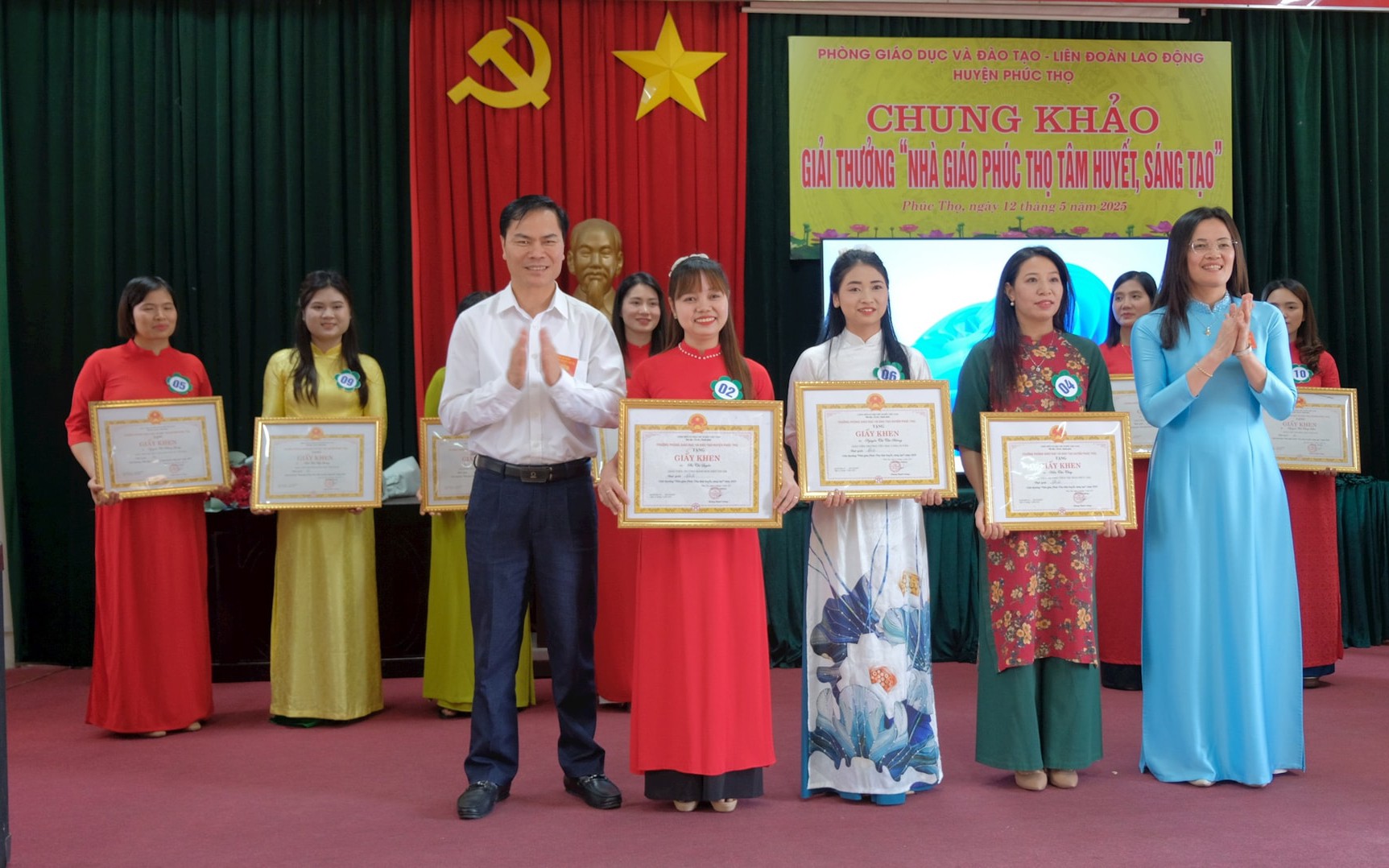 Tỏa sáng những tấm gương nhà giáo đổi mới, sáng tạo ở Phúc Thọ