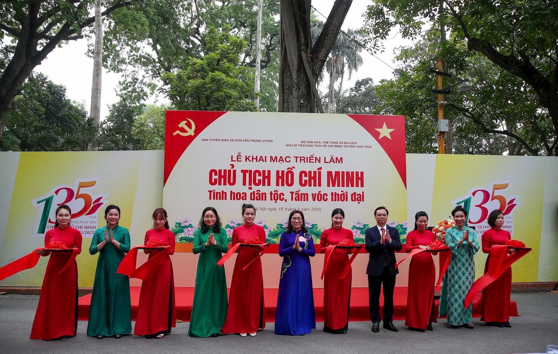 Triển lãm “Chủ tịch Hồ Chí Minh - Tinh hoa dân tộc, Tầm vóc thời đại”: Hành trình của ký ức, di sản và lòng kính yêu