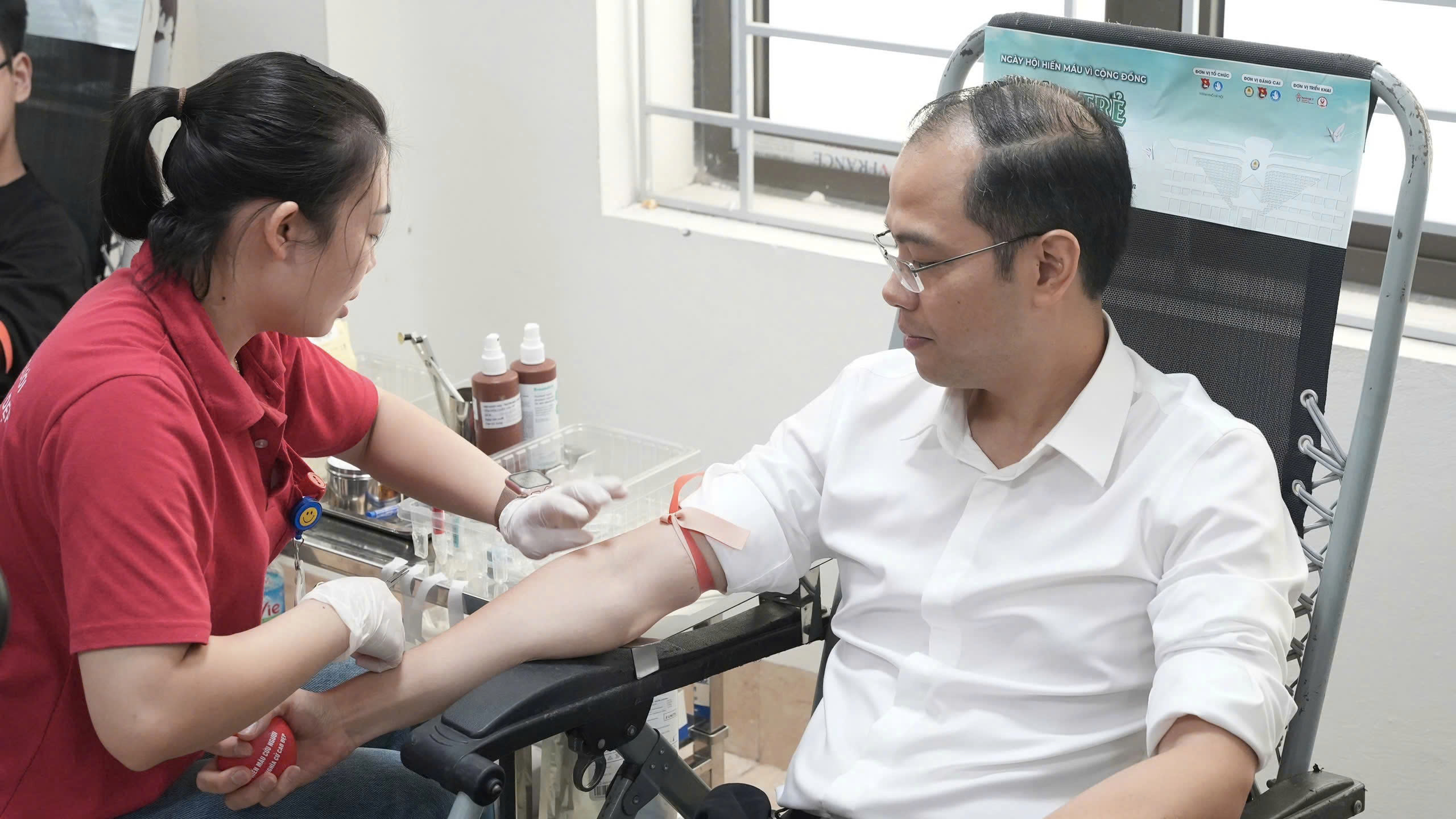 “Sức trẻ Thủ đô” lan tỏa yêu thương: Hơn 900 đơn vị máu tiếp thêm sự sống, thắp sáng tinh thần nhân ái cộng đồng