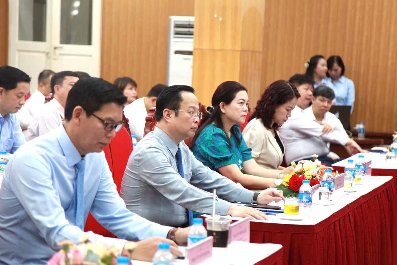 Hà Nội tập huấn ứng dụng trí tuệ nhân tạo cho giáo viên giáo dục nghề nghiệp, hướng tới “mỗi lớp học là một môi trường số”