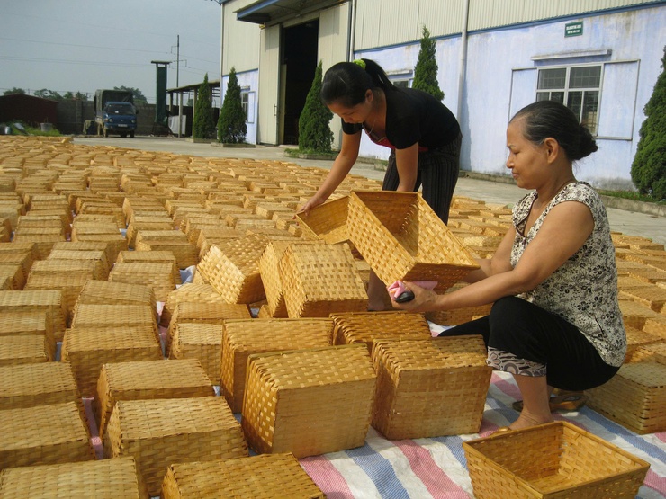 Kết nối tinh hoa gốm sứ – sơn son thếp vàng Hà Nội tại triển lãm OCOP 2025