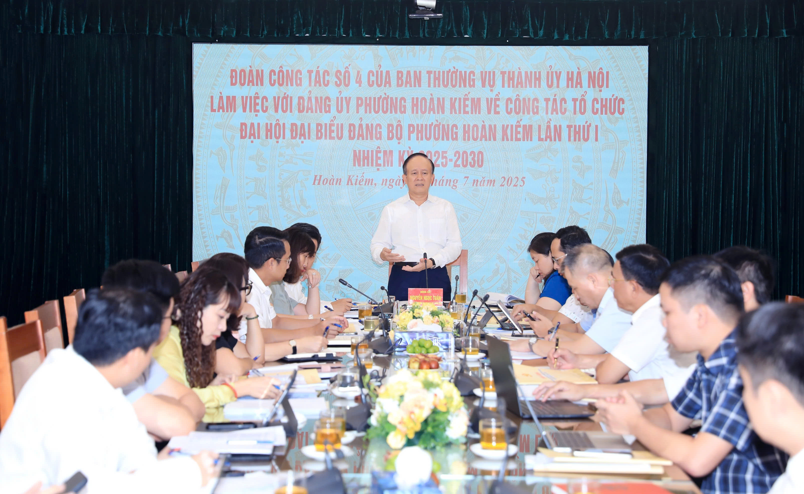 Đoàn kiểm tra số 4 Ban Thường vụ Thành ủy Hà Nội đánh giá công tác chuẩn bị Đại hội tại phường Hoàn Kiếm và Hồng Hà
