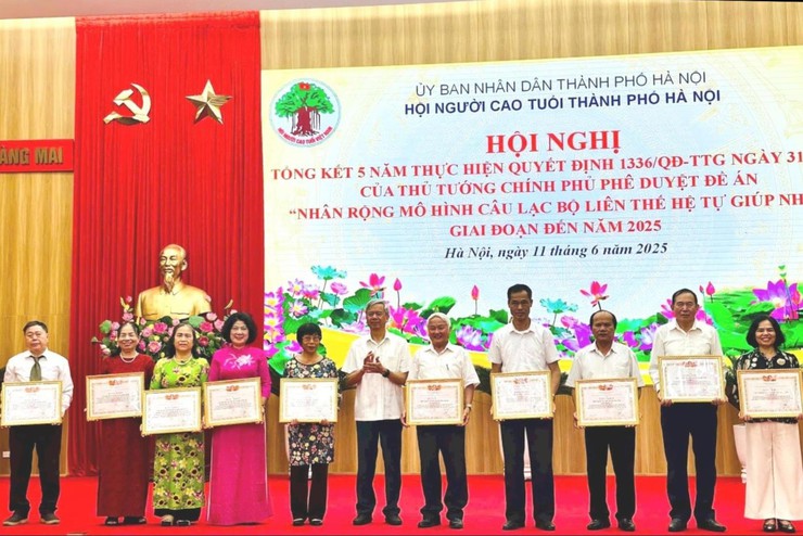 Lan tỏa mô hình "tự giúp nhau" – Hà Nội ghi dấu ấn trong chăm sóc và phát huy vai trò người cao tuổi