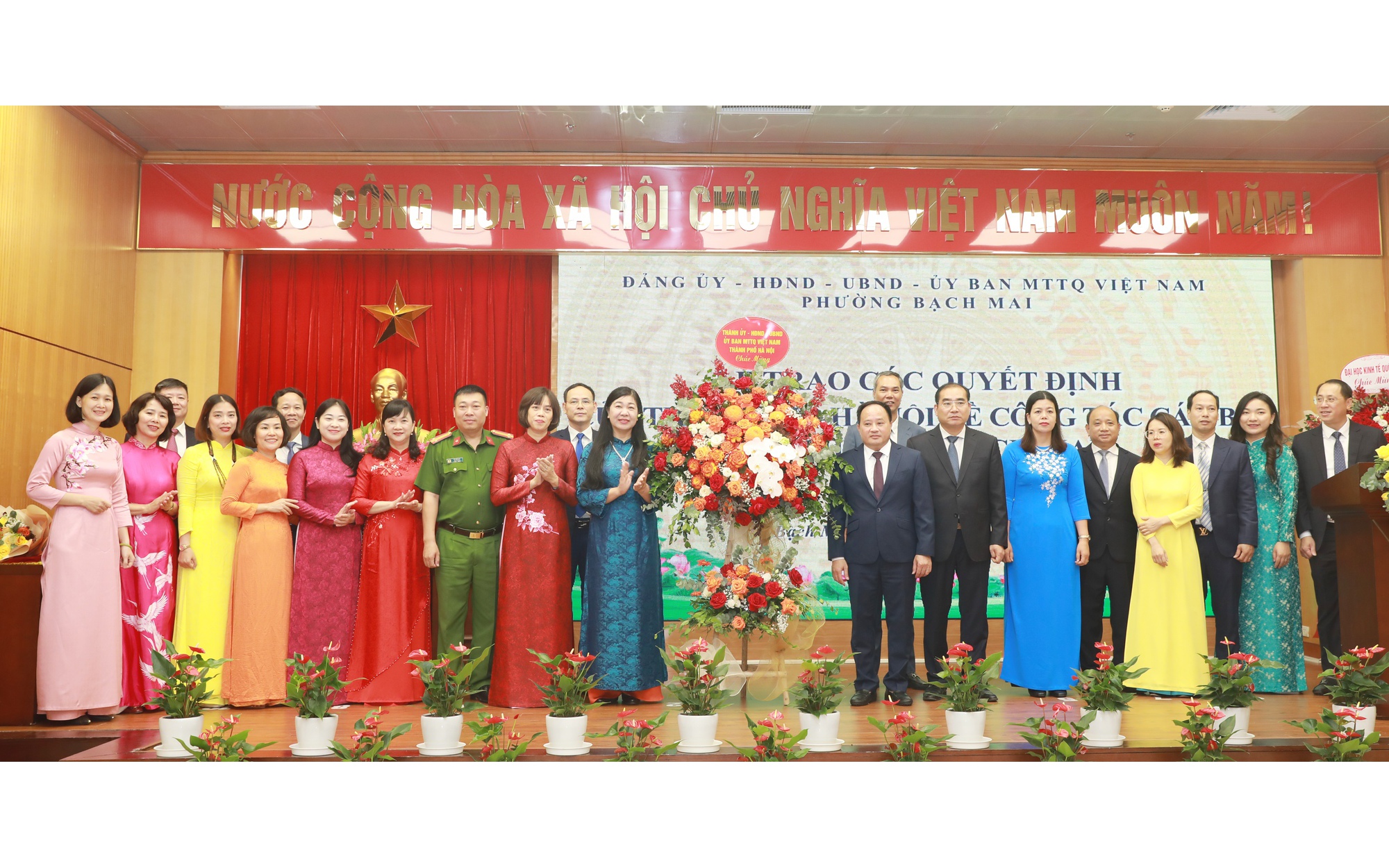 Kiện toàn nhân sự chủ chốt Đảng ủy, chính quyền và MTTQ các phường Bạch Mai, Vĩnh Tuy và Láng