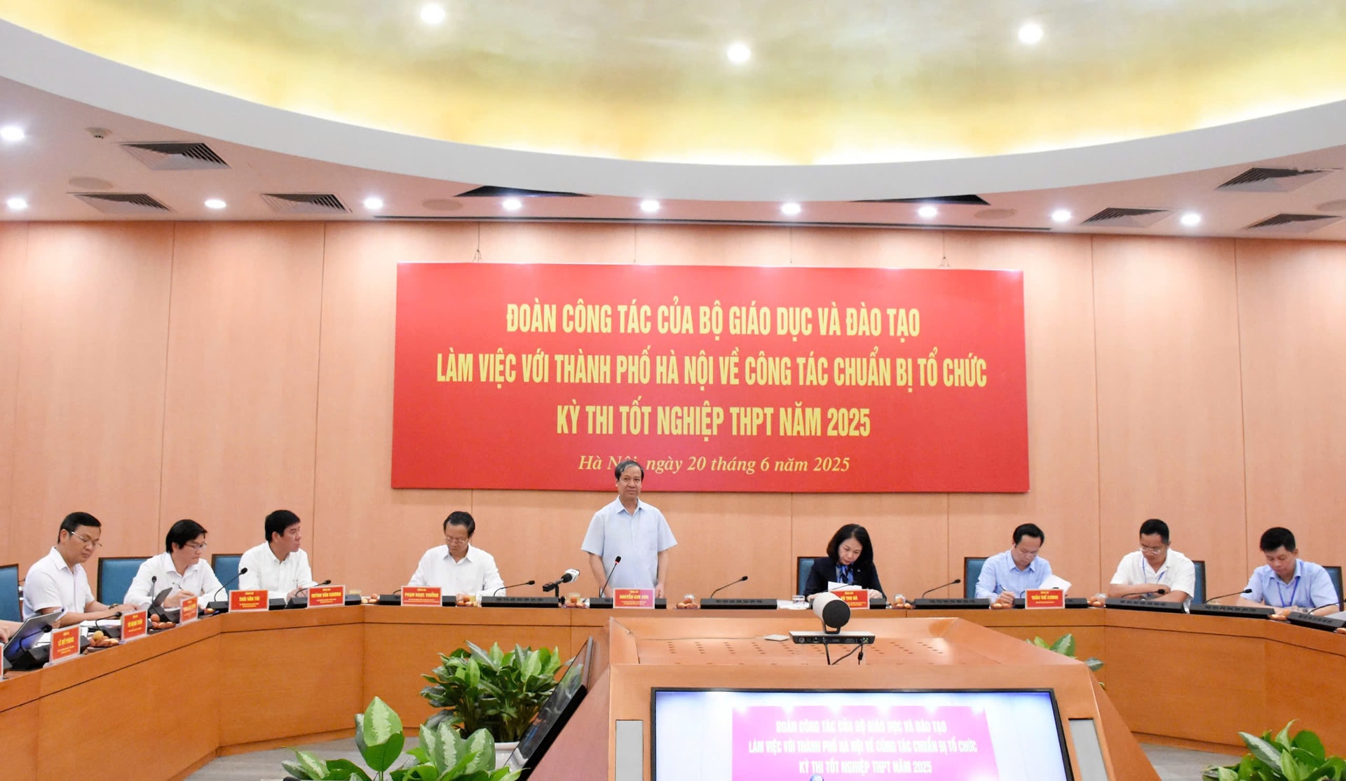 Hà Nội siết chặt công tác tổ chức kỳ thi tốt nghiệp THPT 2025: Chuẩn bị kỹ lưỡng, chủ động ứng phó mọi tình huống