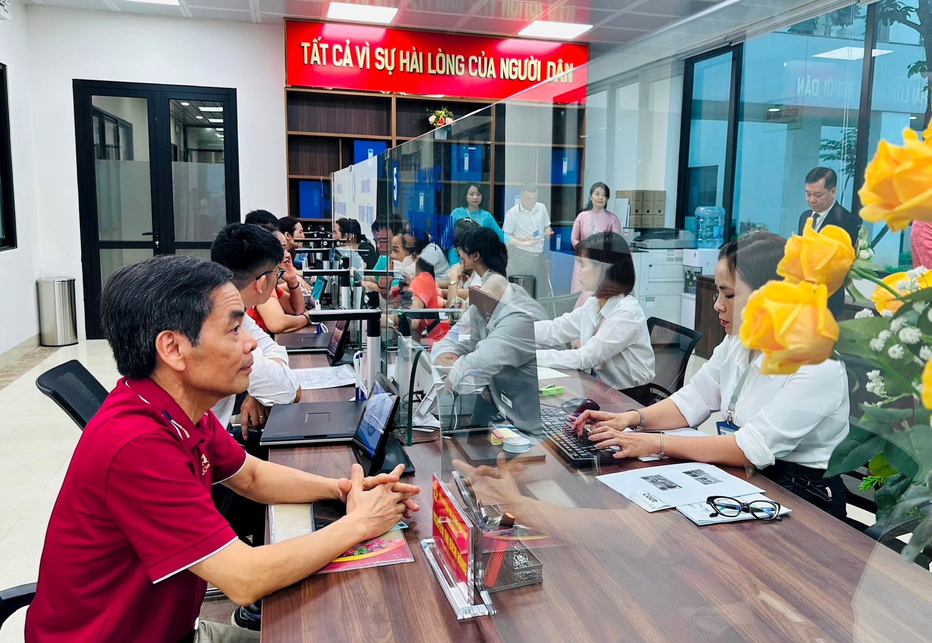 Phường Đống Đa: Giao nhiệm vụ, khơi dậy tinh thần đổi mới trong ngày đầu vận hành mô hình chính quyền địa phương hai cấp