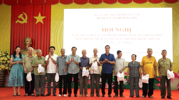 Xã Hương Sơn tri ân người có công: Lan tỏa đạo lý "uống nước nhớ nguồn" bằng hành động thiết thực