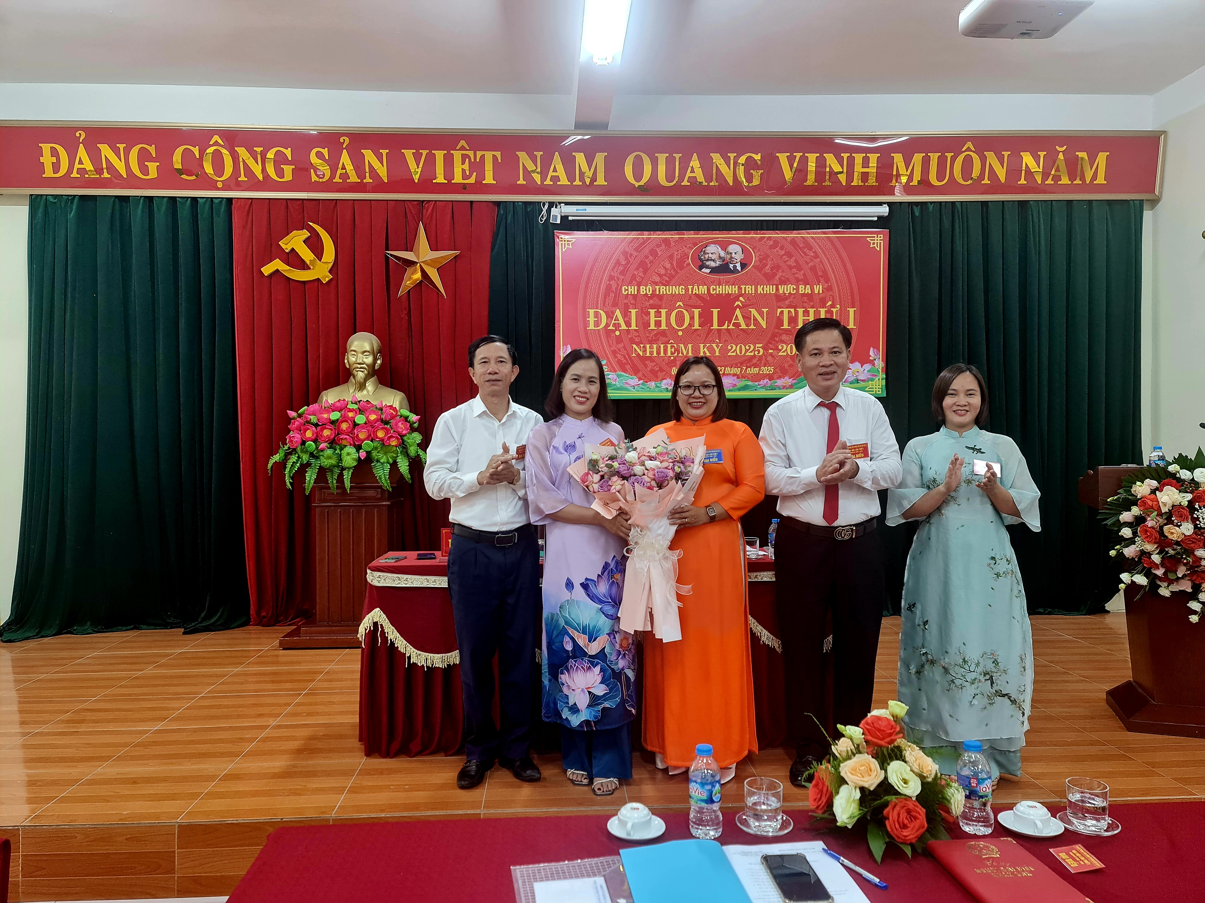 Chi bộ Trung tâm Chính trị khu vực Ba Vì: Bước khởi đầu cho giai đoạn đào tạo, bồi dưỡng cán bộ trong mô hình chính quyền địa phương hai cấp