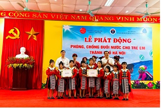 Hà Nội phát động chương trình phòng, chống đuối nước trẻ em: 2.560 học sinh được học bơi miễn phí
