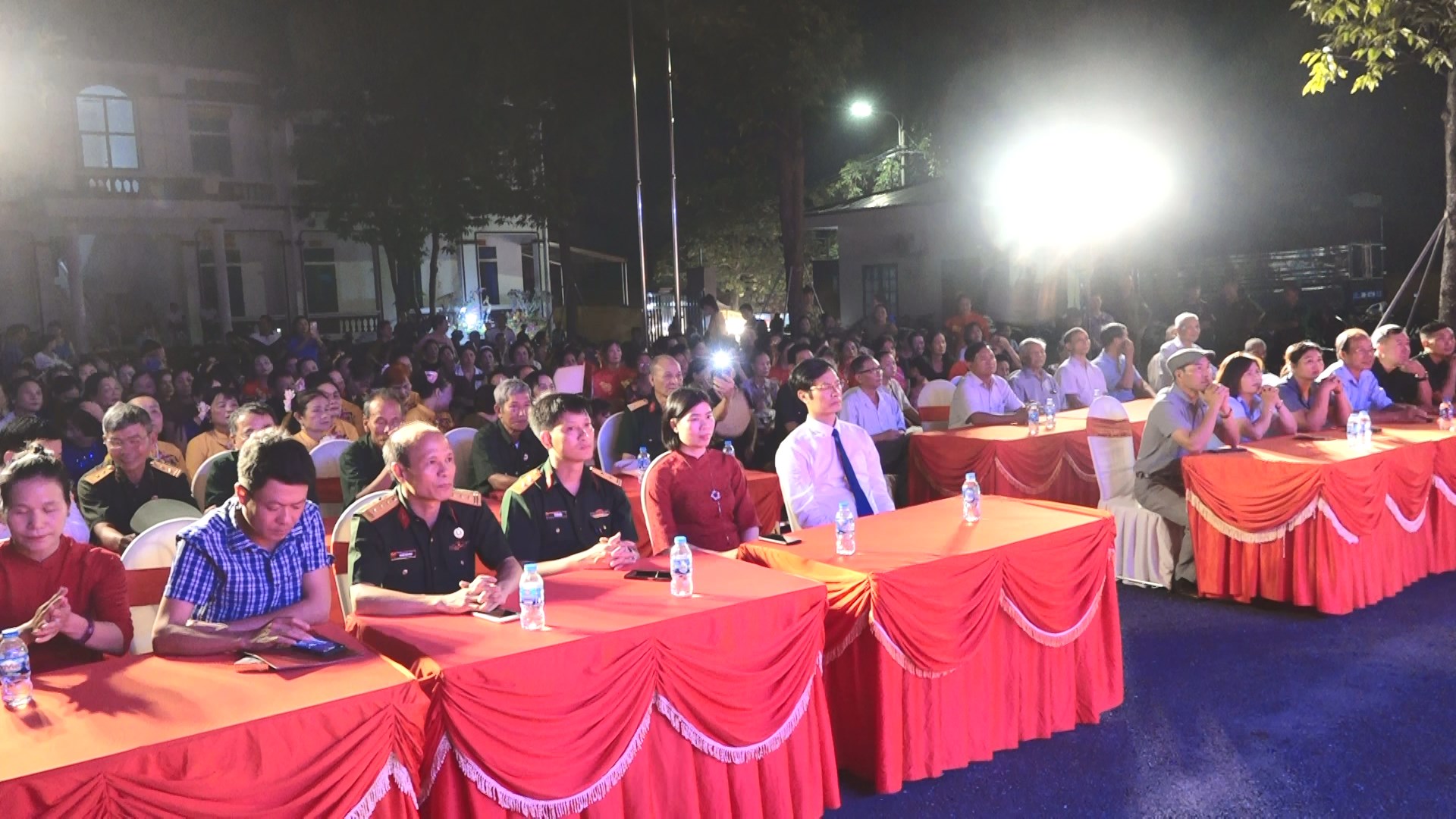 Xã Quảng Oai: Đêm nghệ thuật tri ân - nhịp cầu nối quá khứ hào hùng với hiện tại vững vàng