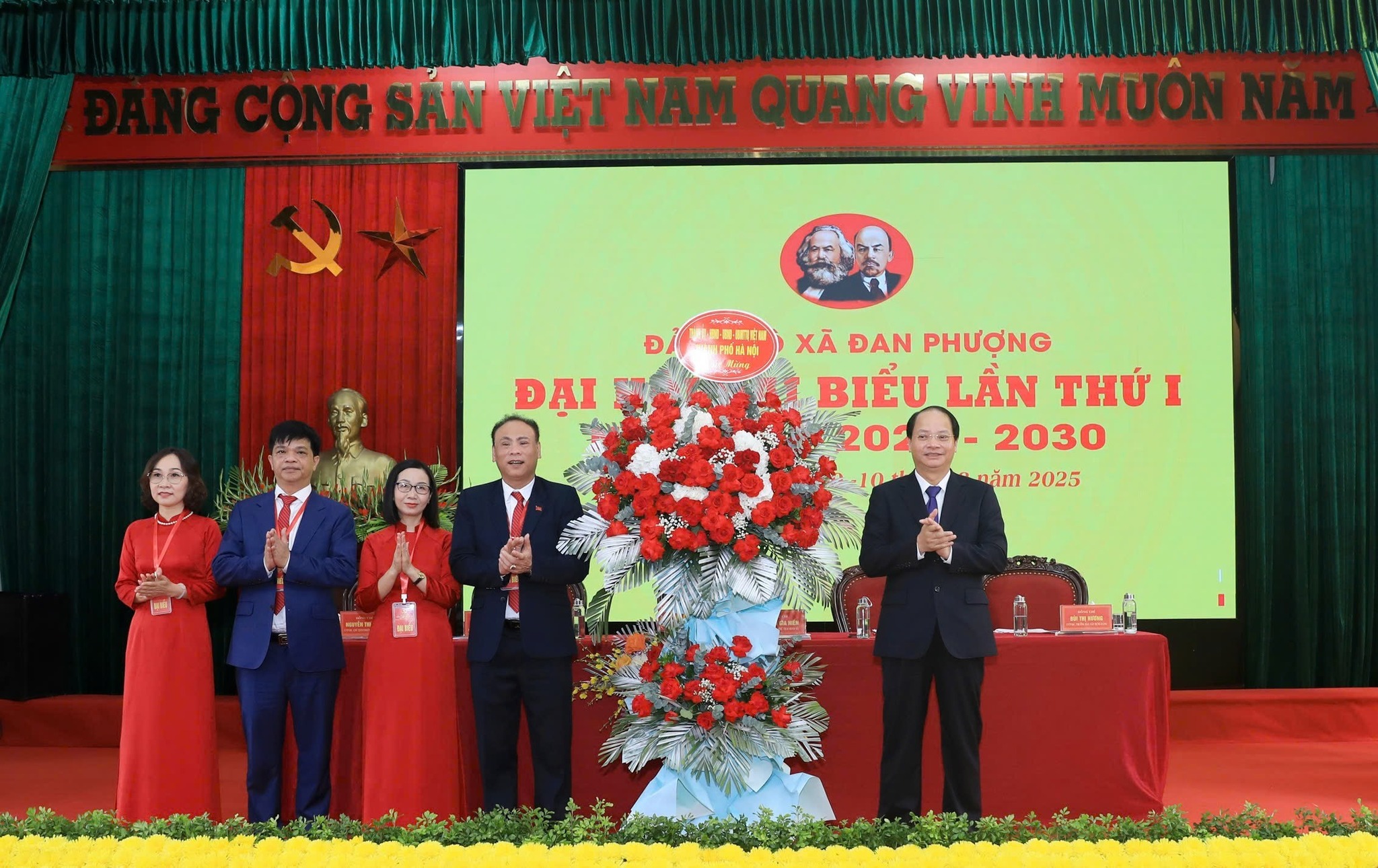 Đại hội đại biểu Đảng bộ xã Đan Phượng lần thứ I, nhiệm kỳ 2025-2030 thành công tốt đẹp