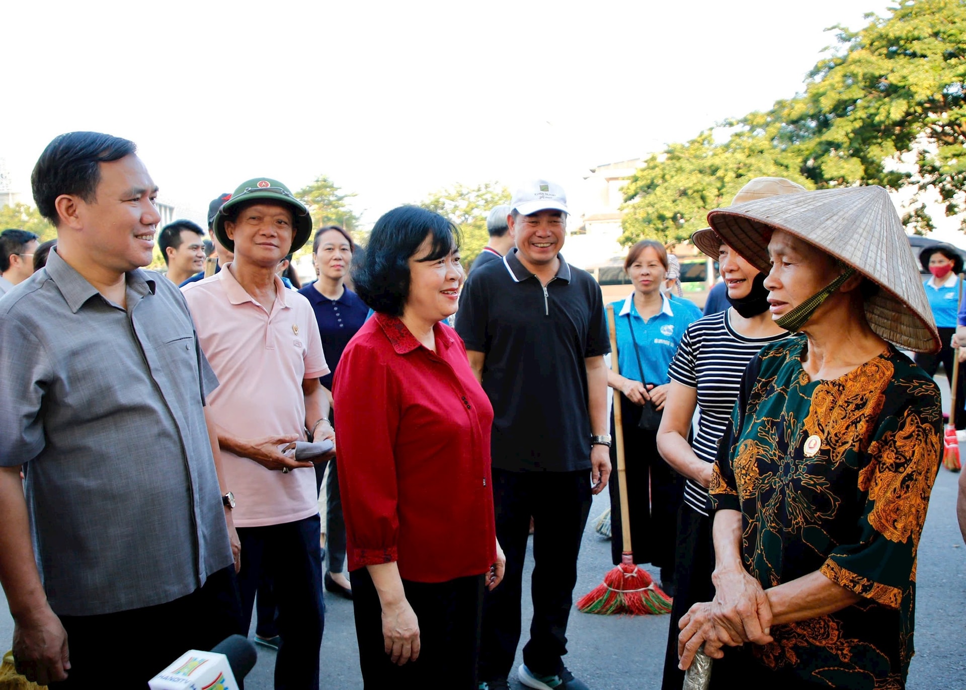 Thành phố Hà Nội ban hành Chỉ thị tăng cường công tác vệ sinh môi trường và quản lý trật tự đô thị