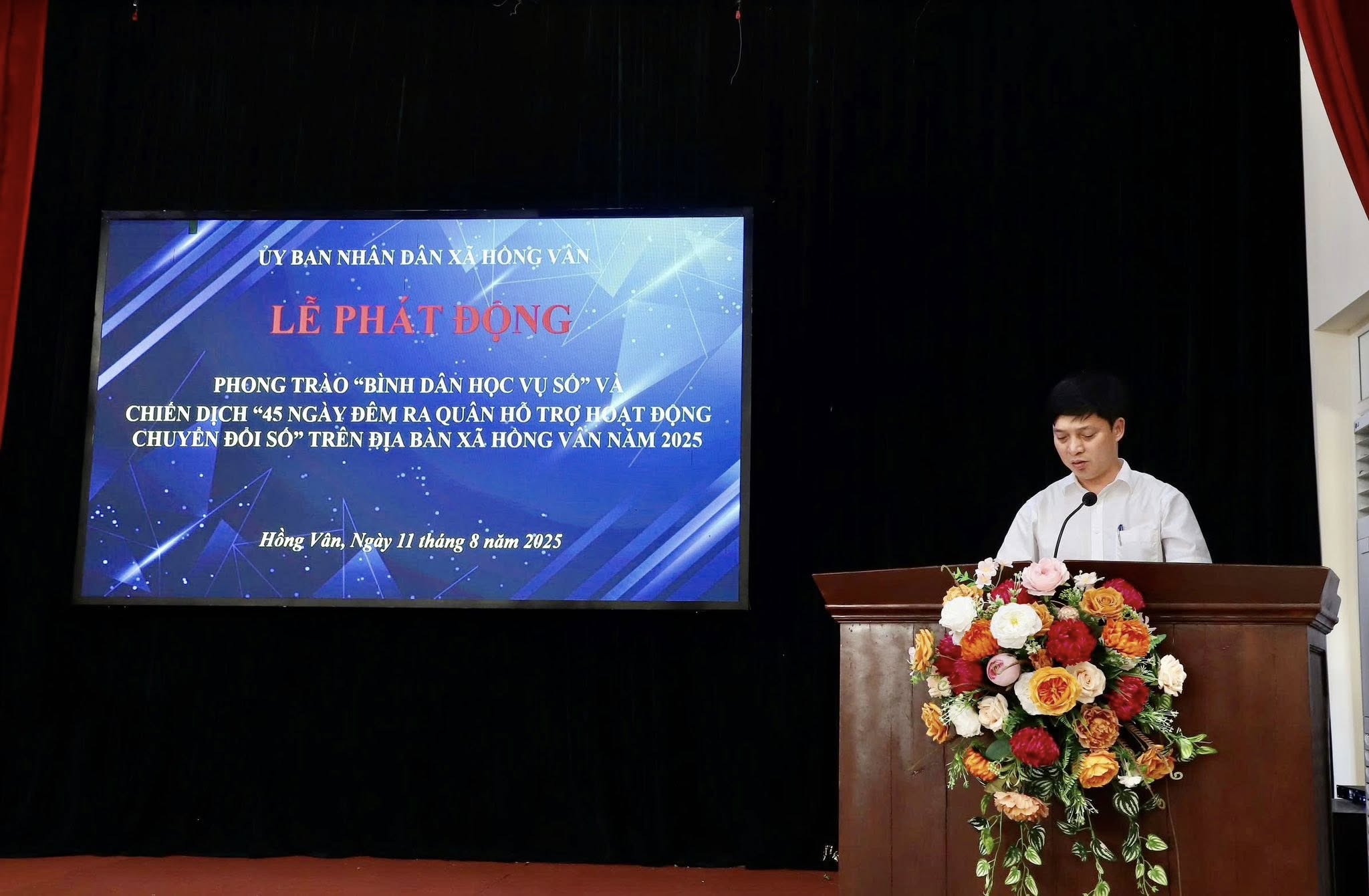 Xã Hồng Vân phát động phong trào “Bình dân học vụ số” và chiến dịch “45 ngày đêm ra quân hỗ trợ hoạt động chuyển đổi số”  